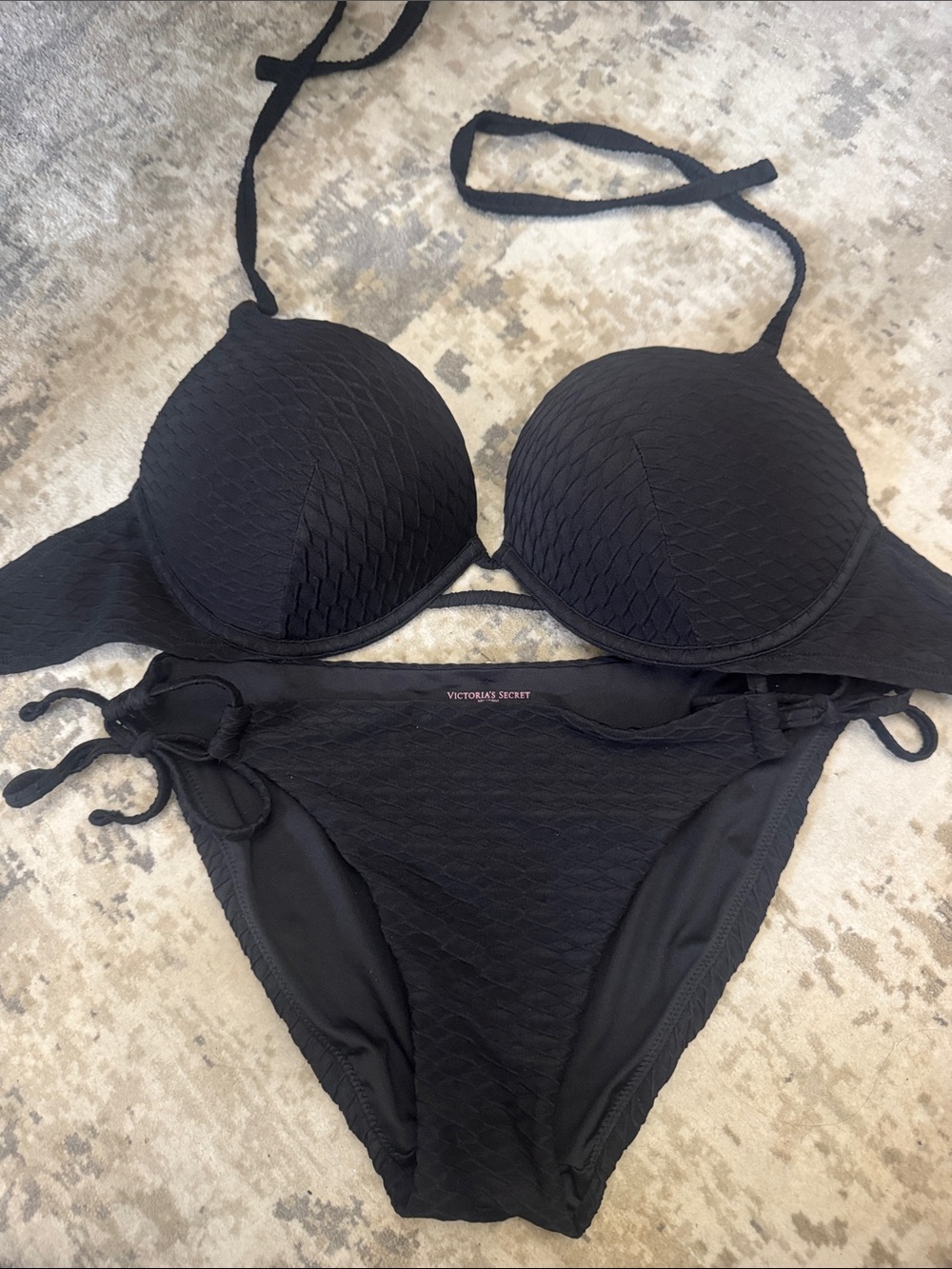 Victoria's Secret Black Textured Push-Up Halter Bikini 36D, M bottom Excellent
